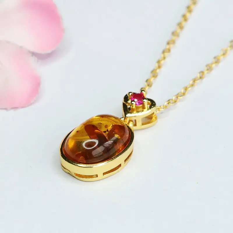 Natural Amber Pendant Necklace for Women Gold Plated — feature 8