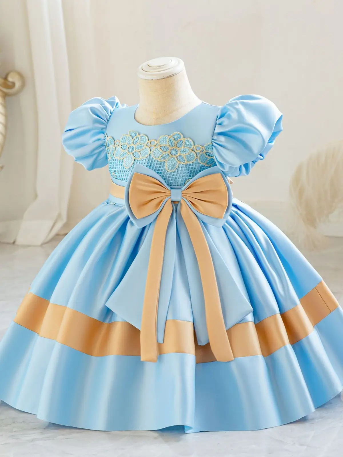 Girls' Pink Satin Bow Dress with Lace Puff Sleeves - Image 8