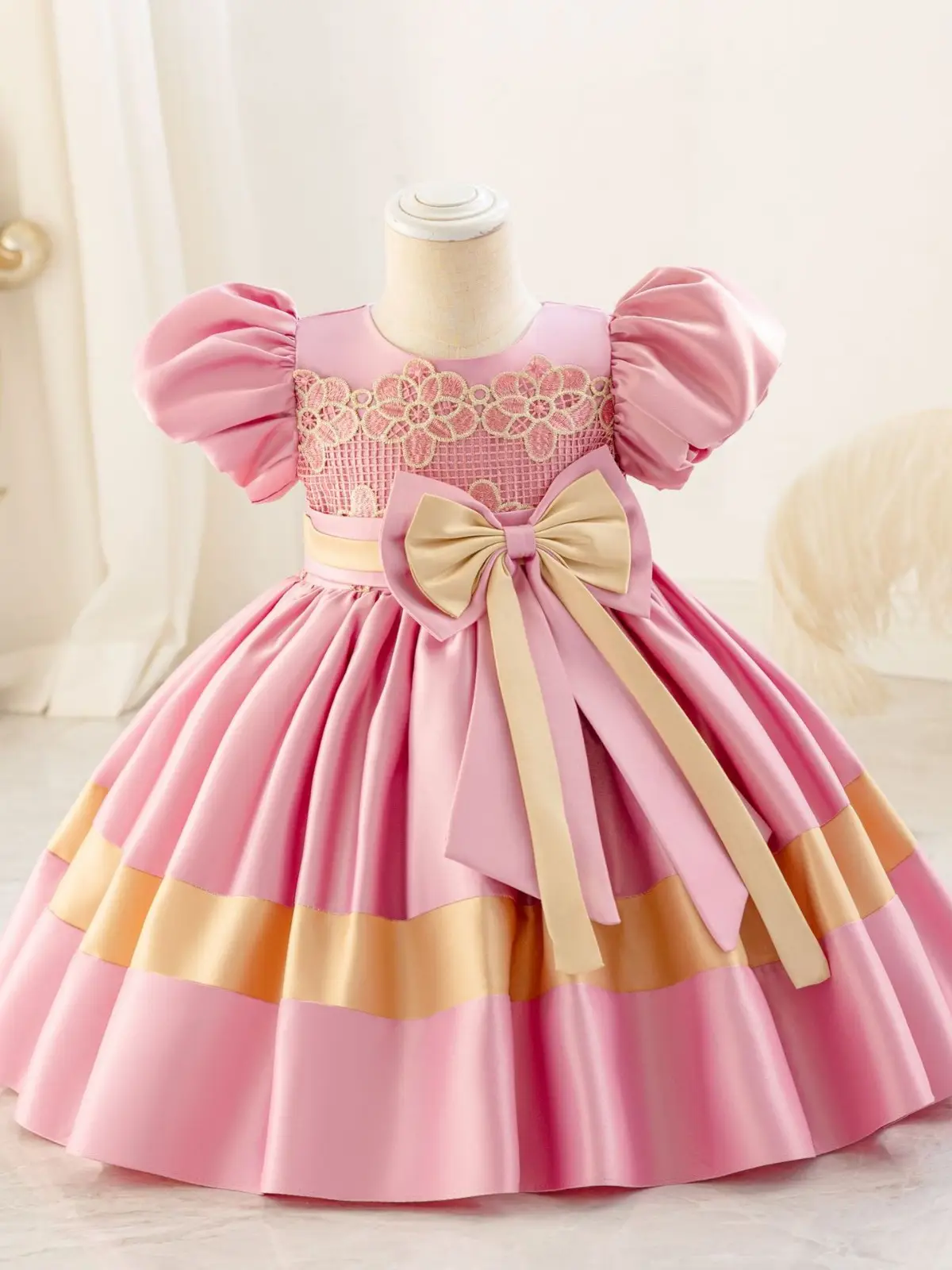Girls' Pink Satin Bow Dress with Lace Puff Sleeves - Image 9