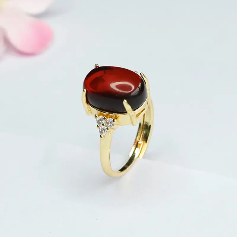 Guan Yu Natural Amber Claw Setting Ring for Women — feature 8