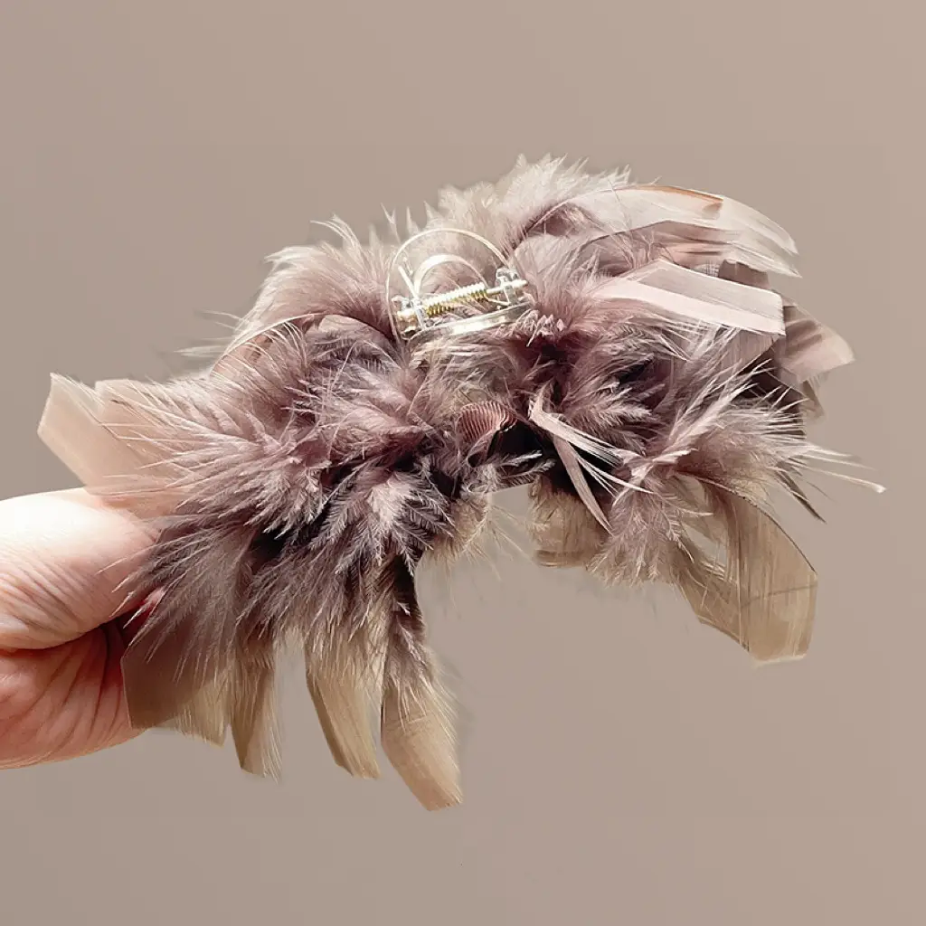 Female Ostrich Feather Hairpin for Women Autumn Winter — feature 2