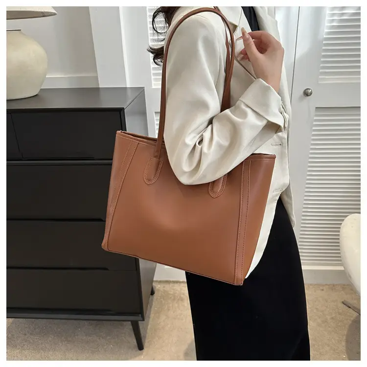 Korean Style Textured Shoulder Bag Brown 2023 — feature 13
