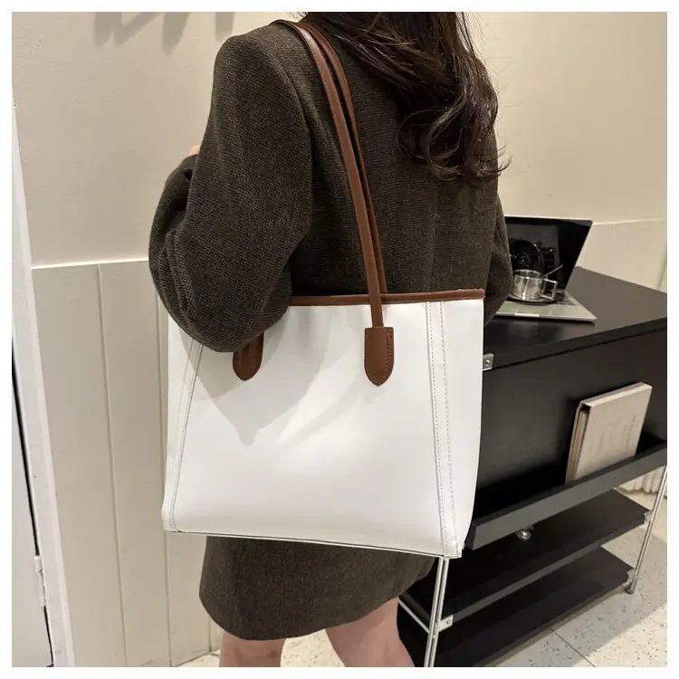 Korean Style Textured Shoulder Bag Brown 2023 — feature 19
