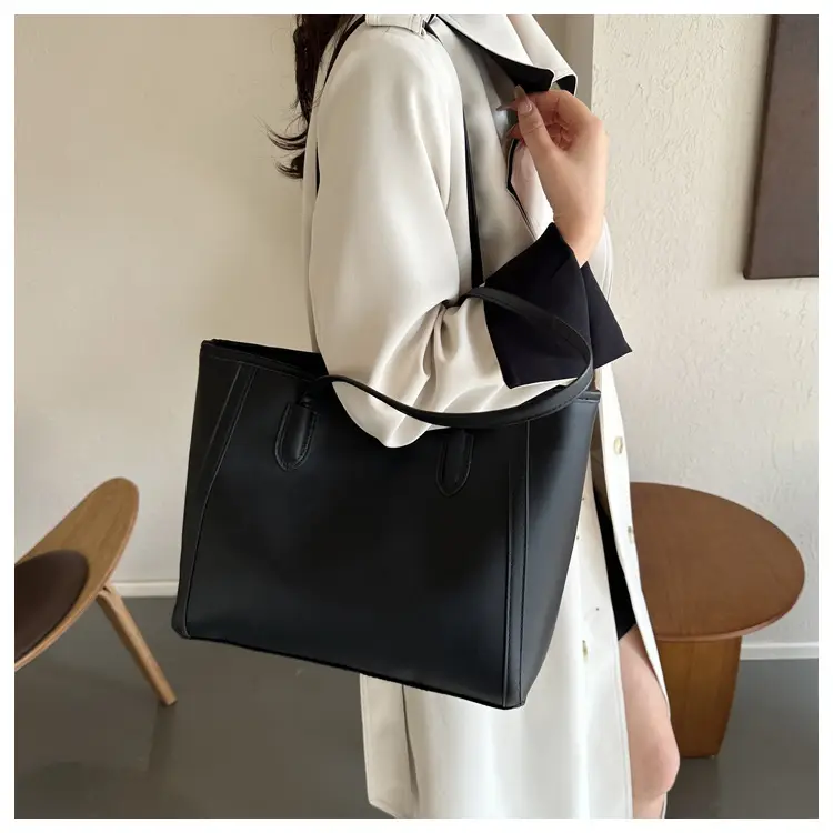 Korean Style Textured Shoulder Bag Brown 2023 — feature 9