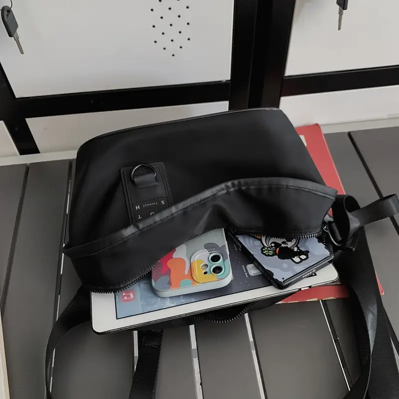 Men's Fashion Chest Bag Mobile Phone Commuter Bag