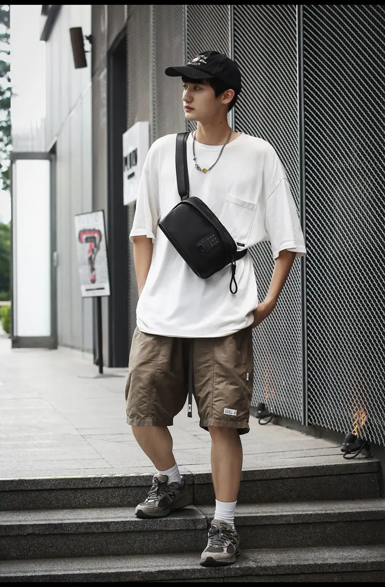 Men's Fashion Chest Bag Mobile Phone Commuter Bag — feature 12