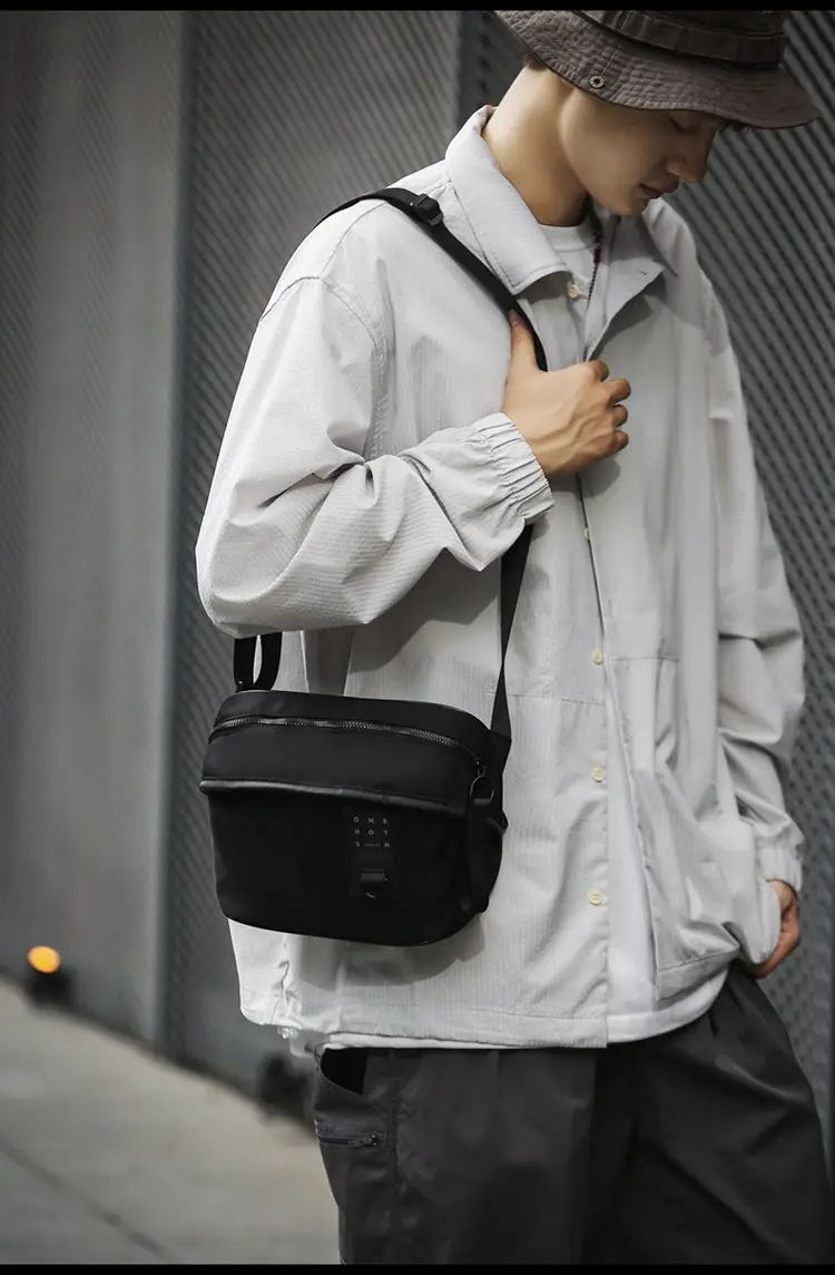 Men's Fashion Chest Bag Mobile Phone Commuter Bag — feature 14