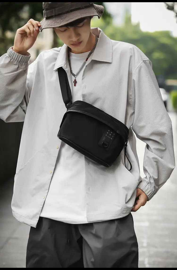 Men's Fashion Chest Bag Mobile Phone Commuter Bag — feature 16