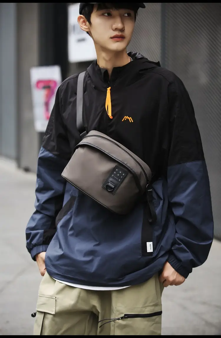 Men's Fashion Chest Bag Mobile Phone Commuter Bag — feature 23