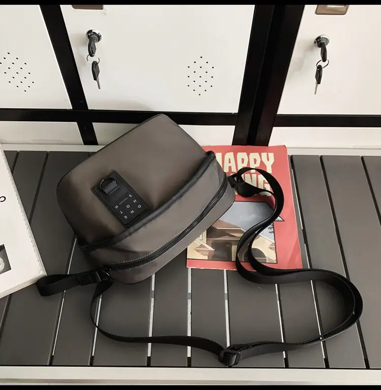 Men's Fashion Chest Bag Mobile Phone Commuter Bag — feature 34
