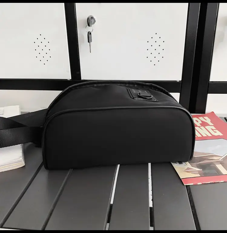 Men's Fashion Chest Bag Mobile Phone Commuter Bag — feature 39