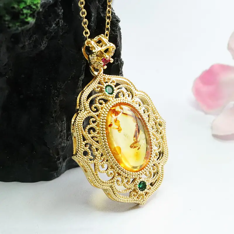 Guan Yu Natural Amber Pendant Necklace for Women — feature 9