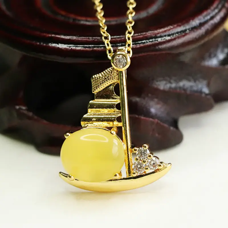 Aiyu Natural Amber Pendant Necklace with Honey Wax Design — feature 7