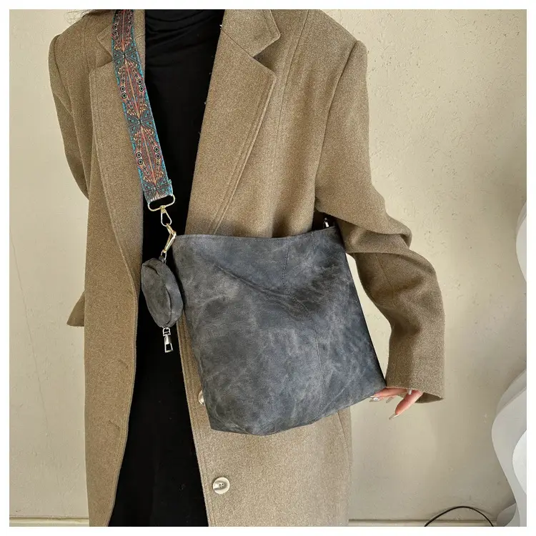Women's 2023 Winter Retro Shoulder Bag with Embroidered Strap — feature 10