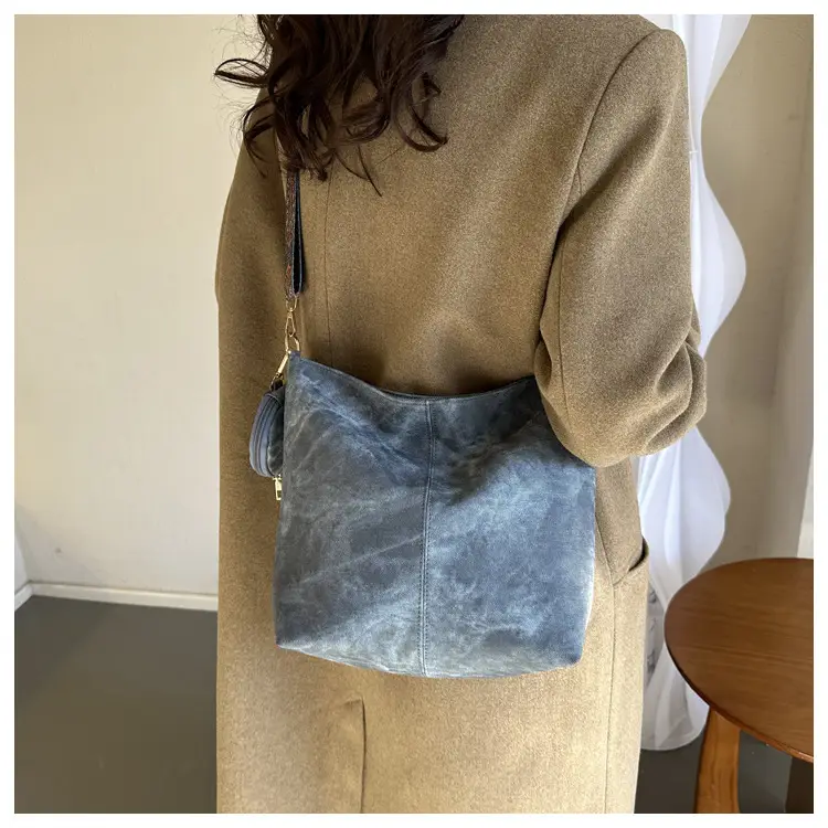 Women's 2023 Winter Retro Shoulder Bag with Embroidered Strap — feature 12