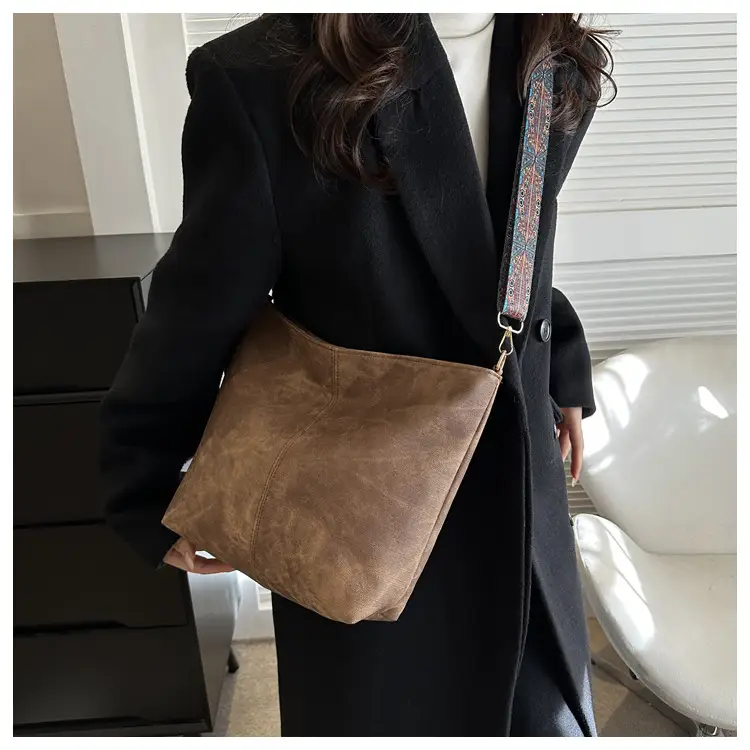 Women's 2023 Winter Retro Shoulder Bag with Embroidered Strap — feature 16