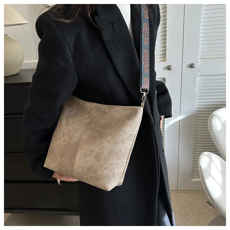 Women's 2023 Winter Retro Shoulder Bag with Embroidered Strap — feature 19