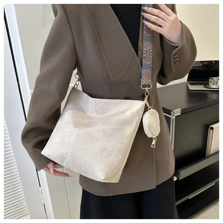 Women's 2023 Winter Retro Shoulder Bag with Embroidered Strap — feature 22