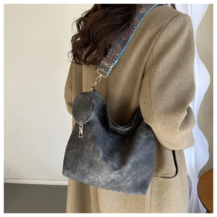 Women's 2023 Winter Retro Shoulder Bag with Embroidered Strap — feature 8