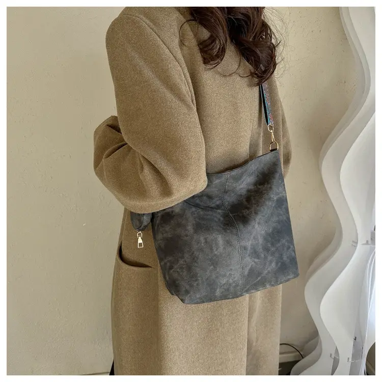 Women's 2023 Winter Retro Shoulder Bag with Embroidered Strap — feature 9