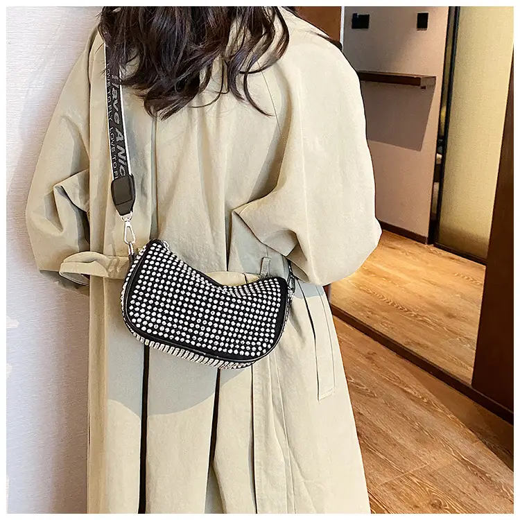 Women Korean Style Diamond Crossbody Bag 2023 — feature 2