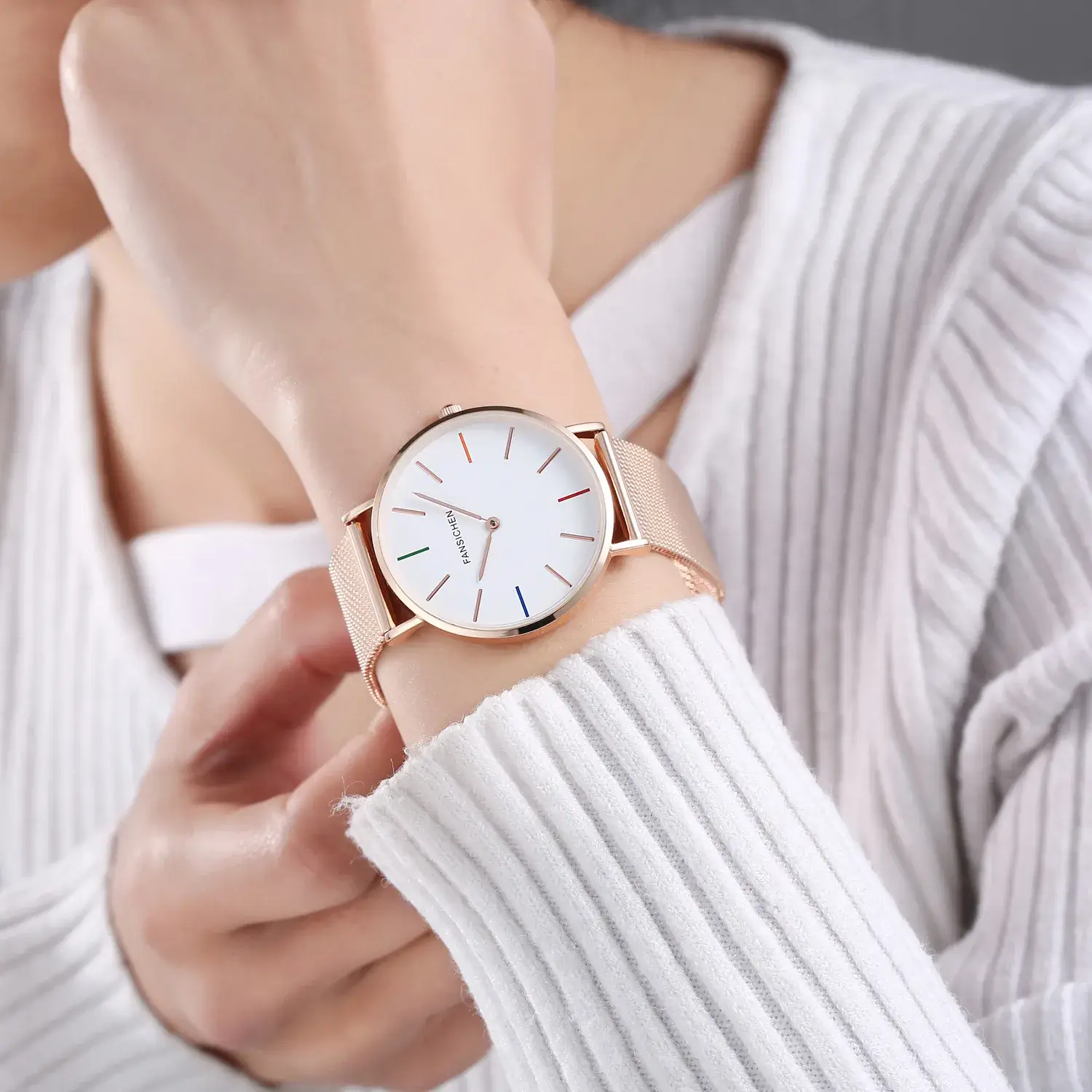 Women's Ultra-Thin Quartz Watch with Rose Gold Dial - Image 3