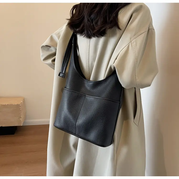 Black Leather Shoulder Bag for Women Large Capacity — feature 16