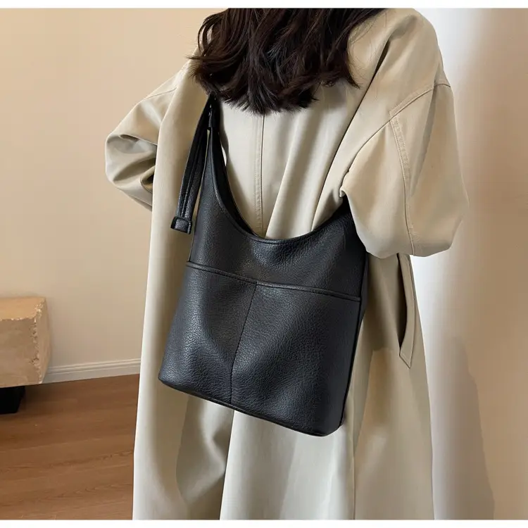 Black Leather Shoulder Bag for Women Large Capacity — feature 17