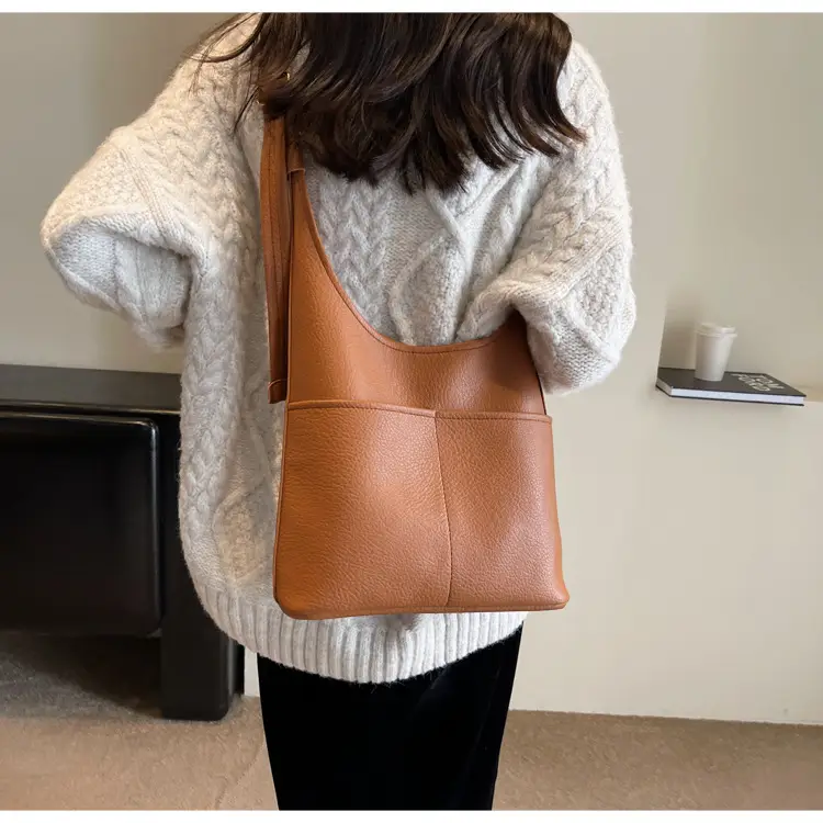 Black Leather Shoulder Bag for Women Large Capacity — feature 21
