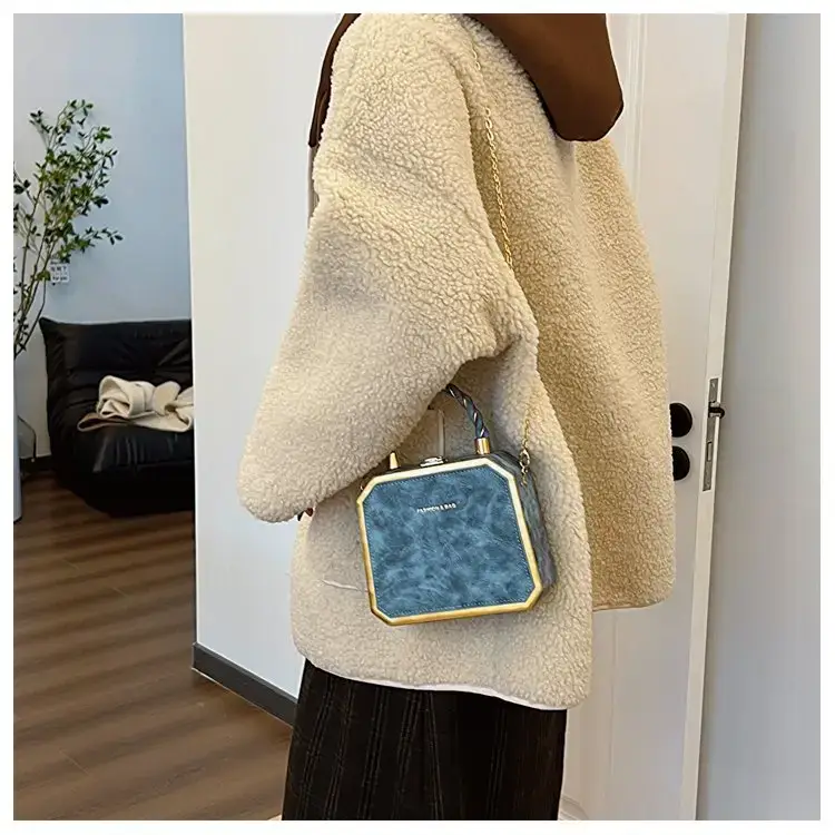 Women Crossbody Bag Pink Velvet Design — feature 17