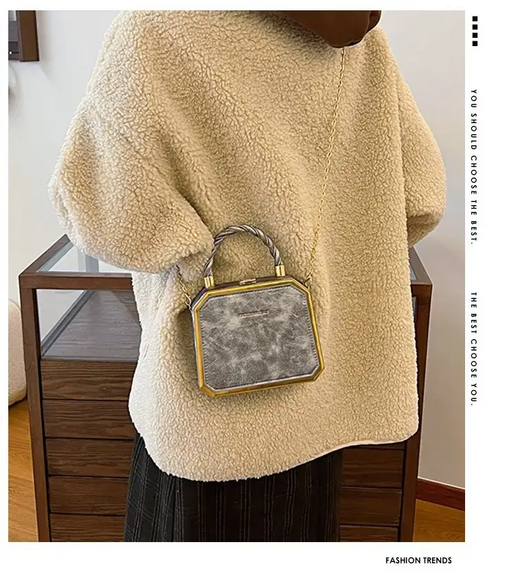 Women Crossbody Bag Pink Velvet Design — feature 2