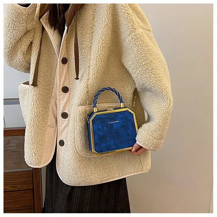 Women Crossbody Bag Pink Velvet Design — feature 21