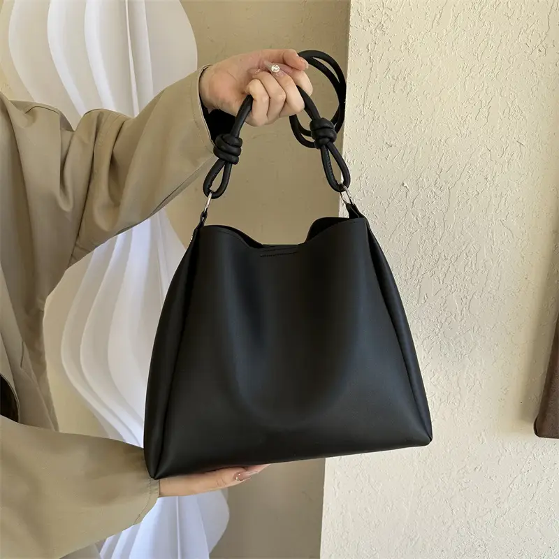 Black Retro Shoulder Bag with Knot Handle 2023