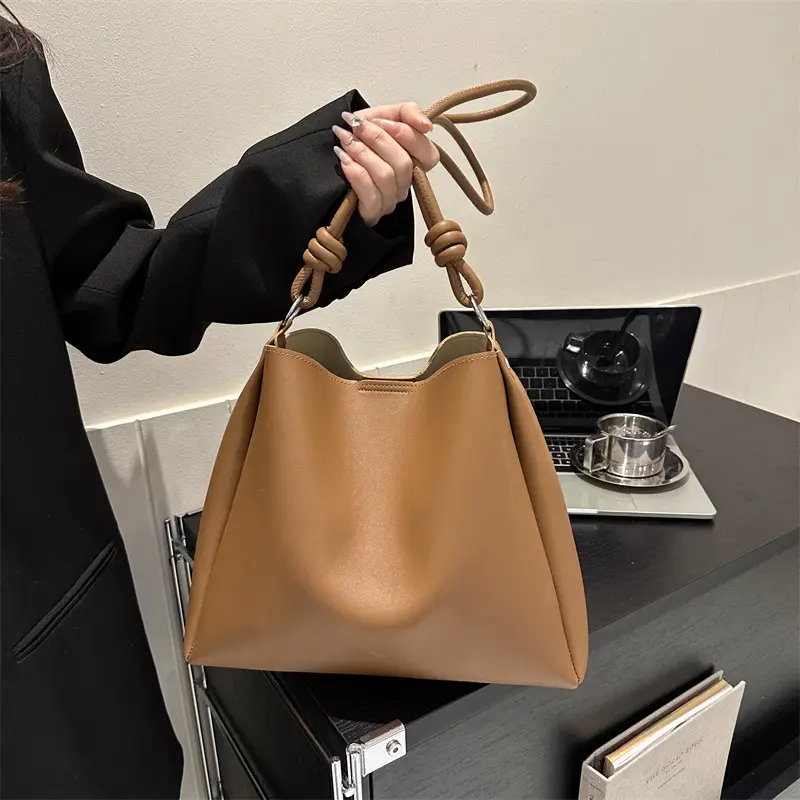Black Retro Shoulder Bag with Knot Handle 2023