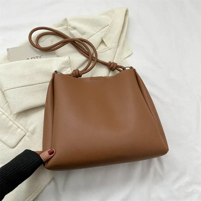 Black Retro Shoulder Bag with Knot Handle 2023