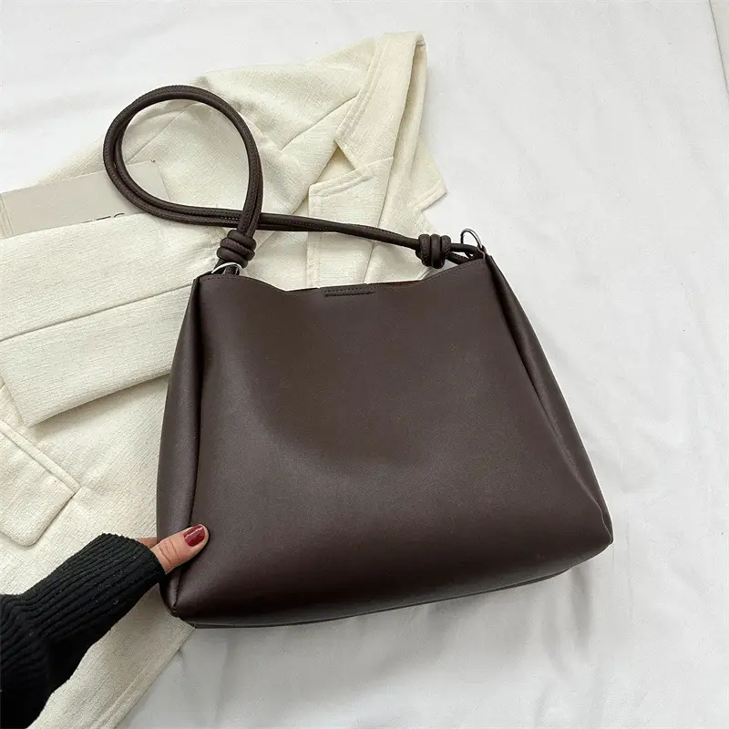 Black Retro Shoulder Bag with Knot Handle 2023