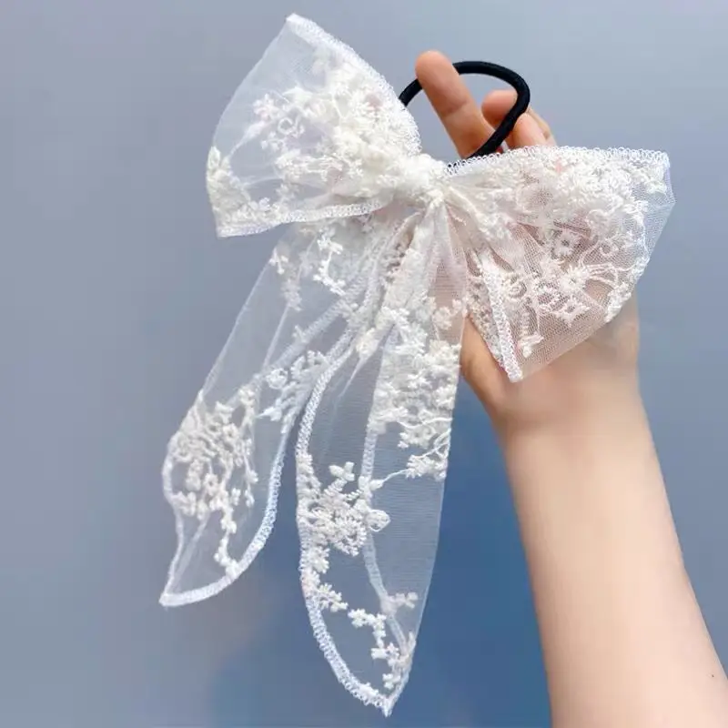 Lace Bow Hairpin with Embroidered Rubber Band — feature 1