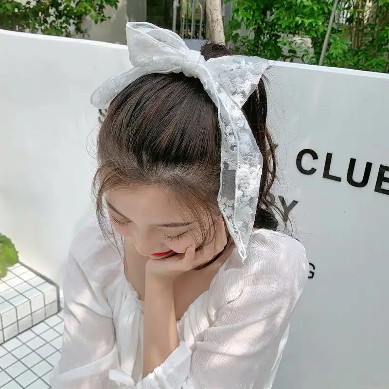 Lace Bow Hairpin with Embroidered Rubber Band — feature 16