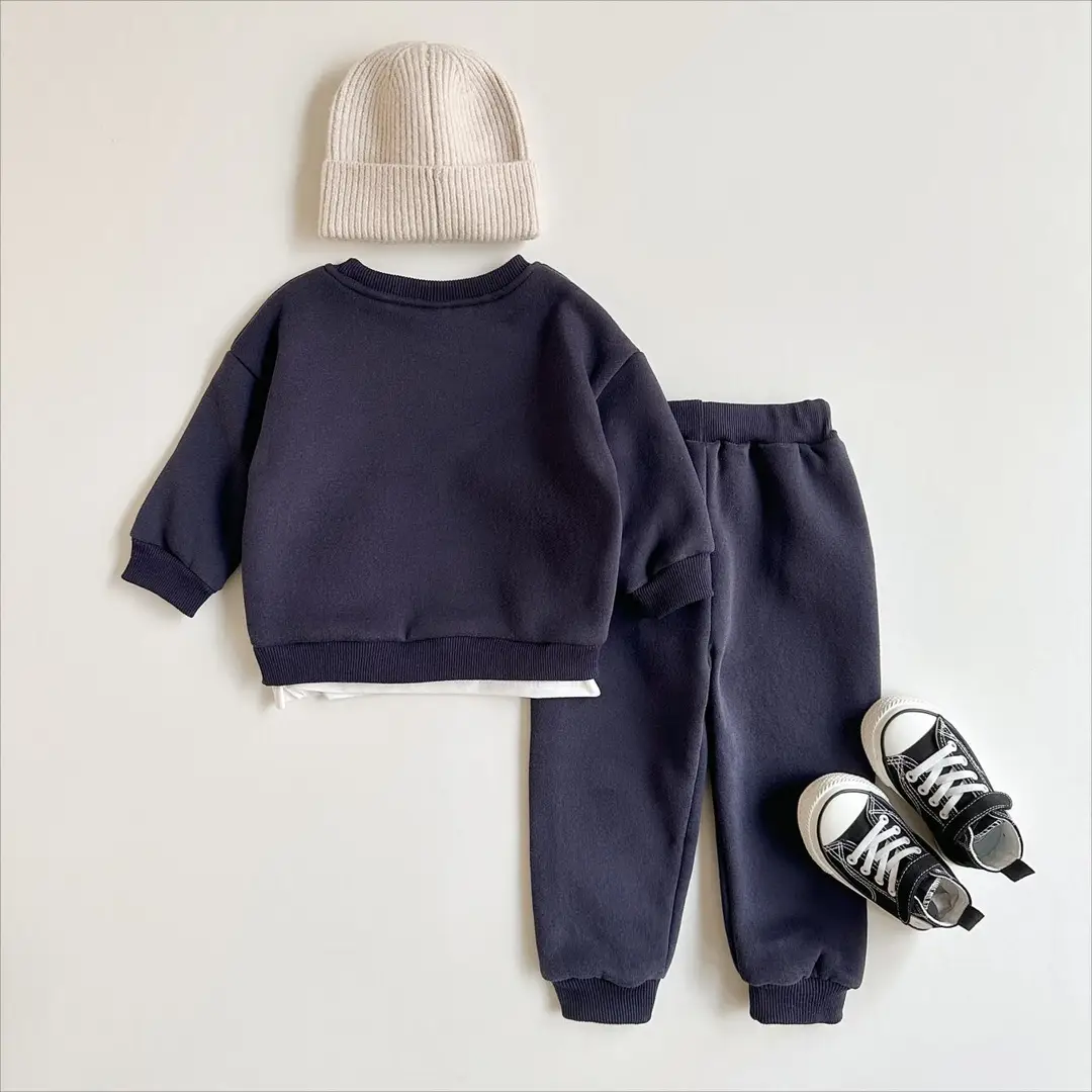 Two-Piece Set of Baby Boy Letter Printed Fake Two-Piece Long-Sleeved Sweatshirt Plus Sports Trousers Fleece Thick Autumn and Winter Suit — feature 13