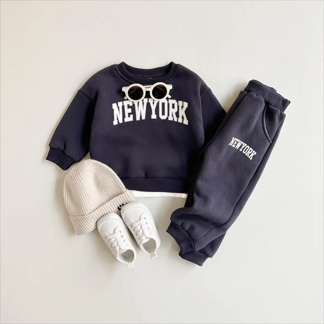Two-Piece Set of Baby Boy Letter Printed Fake Two-Piece Long-Sleeved Sweatshirt Plus Sports Trousers Fleece Thick Autumn and Winter Suit — feature 14