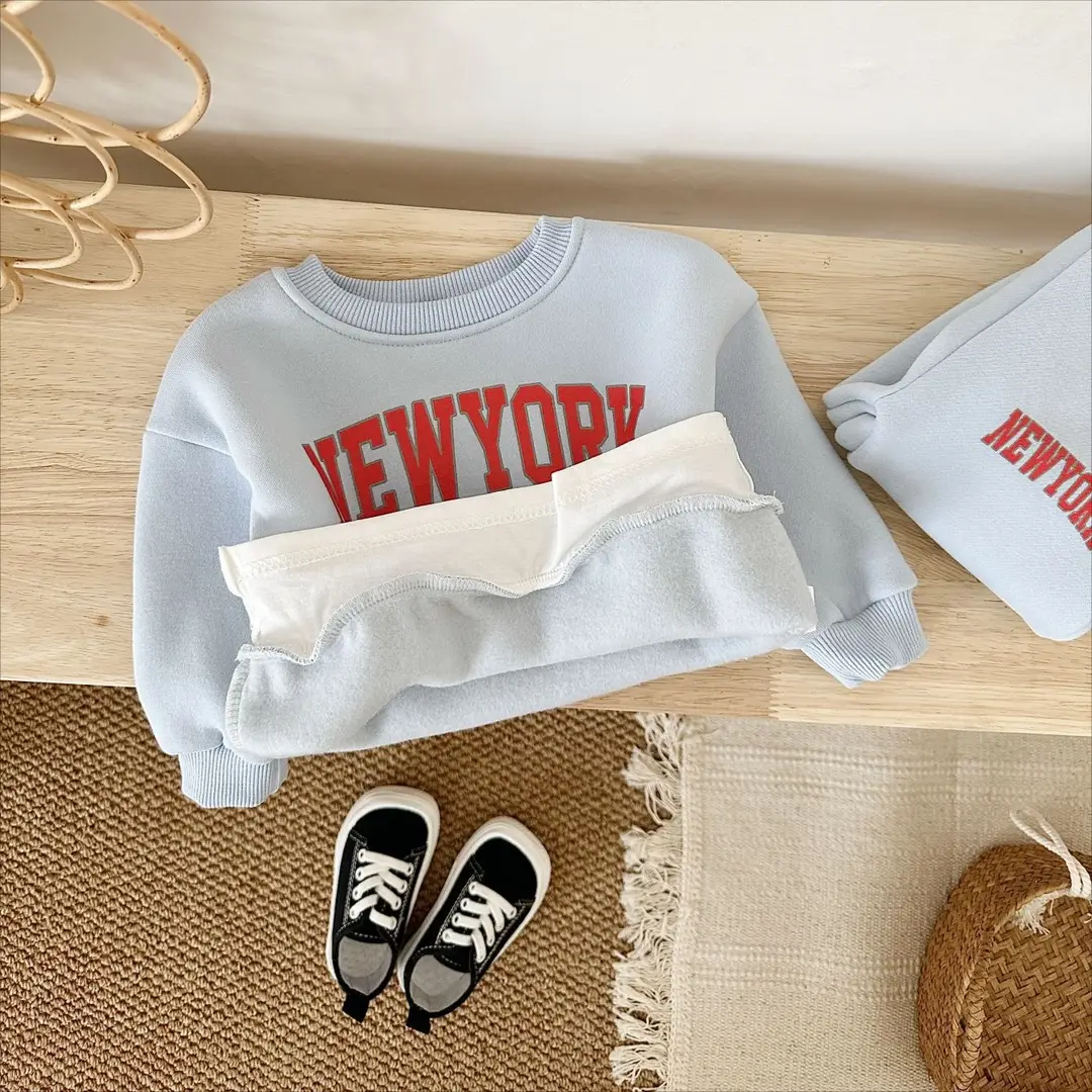Two-Piece Set of Baby Boy Letter Printed Fake Two-Piece Long-Sleeved Sweatshirt Plus Sports Trousers Fleece Thick Autumn and Winter Suit — feature 6
