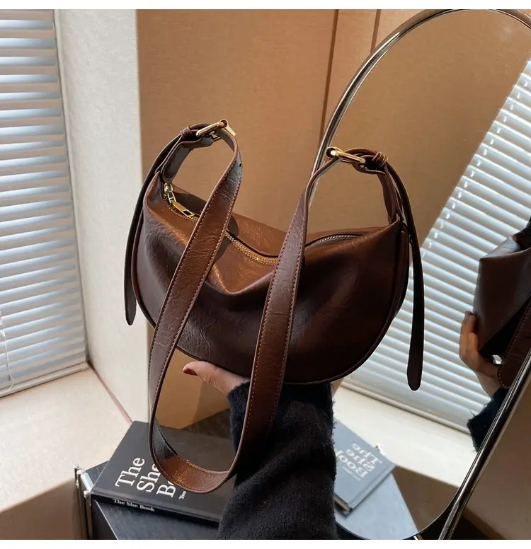 Women's Retro Shoulder Messenger Bag Brown Leather 2023 — feature 15