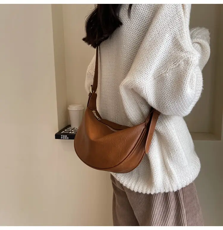 Women's Retro Shoulder Messenger Bag Brown Leather 2023 — feature 24