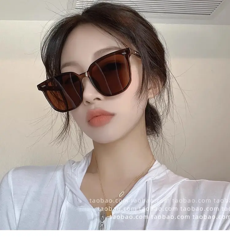 Square Frame Sunglasses for Men Women Anti-UV Driving — feature 3