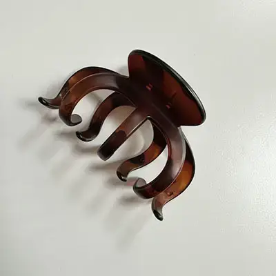 Oversized Plastic Hair Catcher with Shark Design - Image 10
