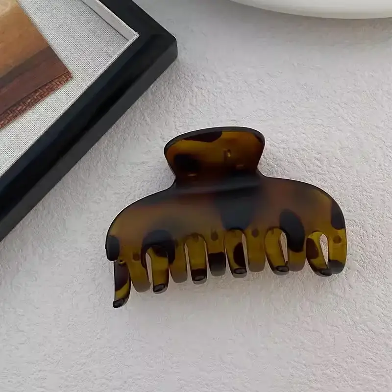 Oversized Plastic Hair Catcher with Shark Design - Image 19