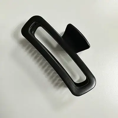 Oversized Plastic Hair Catcher with Shark Design - Image 3