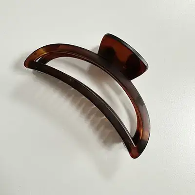 Oversized Plastic Hair Catcher with Shark Design - Image 4