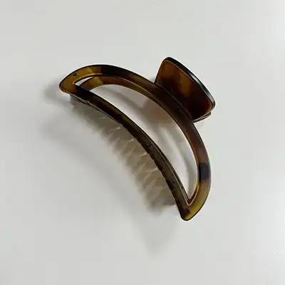 Oversized Plastic Hair Catcher with Shark Design - Image 5