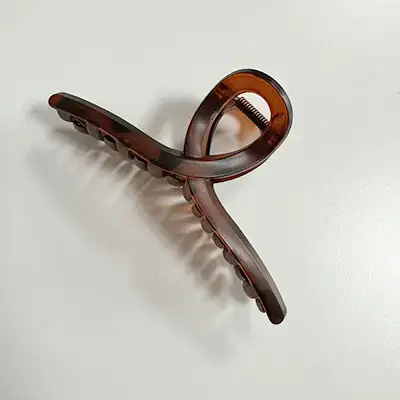 Oversized Plastic Hair Catcher with Shark Design - Image 7